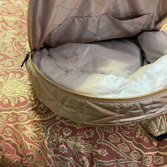 NWT MK Large Metalic Rose Gold Colored Backpack - Picture 4 of 4
